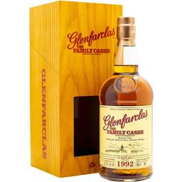 Виски Glenfarclas The Family Cask 1992 S22 #5988 Single Malt Scotch Whisky 52.6% 0.7 л в деревянной коробке