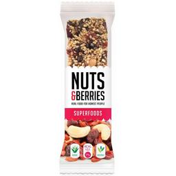 Батончик Nuts & Berries горіховий з чіа, какао бобами та ягодами органічний 40 г