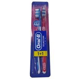 Зубна щітка Oral-B 3-Effect Classic, середня, синя з червоним, 2 шт.