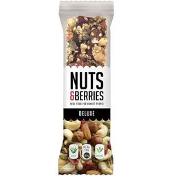 Батончик Nuts & Berries Deluxe горіховий з журавлиною та насінням гарбуза органічний 40 г