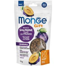 Лакомство для кошек Monge Gift Cat Hairball, лосось со сливой, 50 г (70085137)