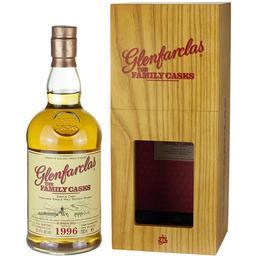 Віскі Glenfarclas The Family Cask 1996 S22 #852 Single Malt Scotch Whisky 55.4% 0.7 л у дерев'яній коробці