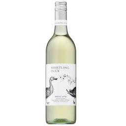 Вино Calabria Family Wines Whistling Duck Moscato, белое, сладкое, 6%, 0,75 л (8000019567567)