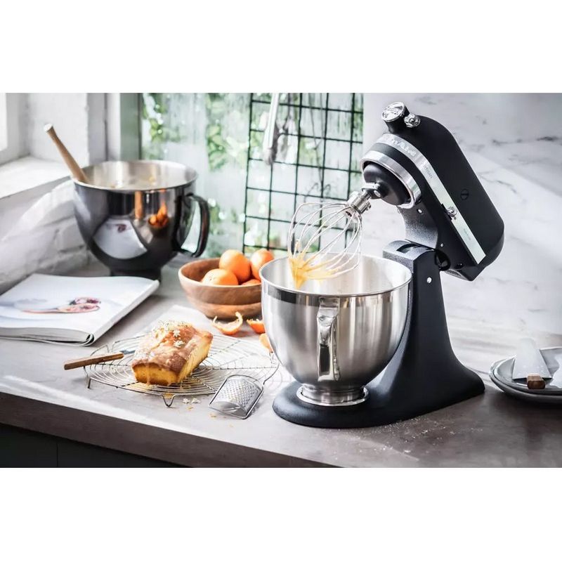 Планетарный миксер KitchenAid Artisan 4.8 л черный (5KSM185PSEOB) - фото 10