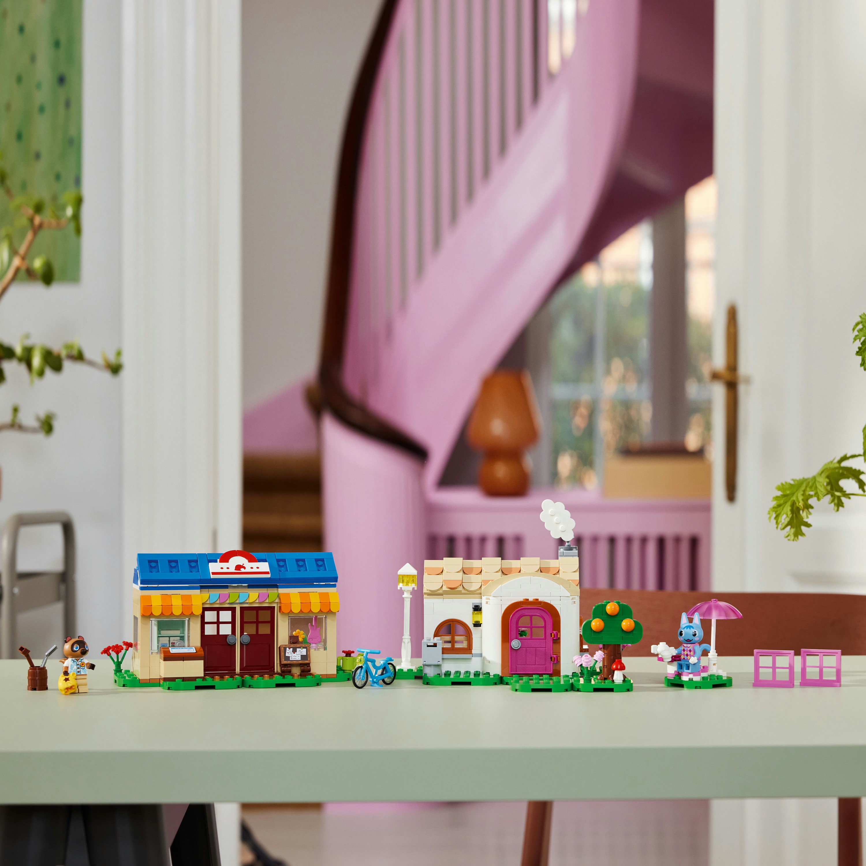 Конструктор LEGO Animal Crossing Ятка Nook's Cranny и дом Rosie 535 деталей (77050) - фото 6