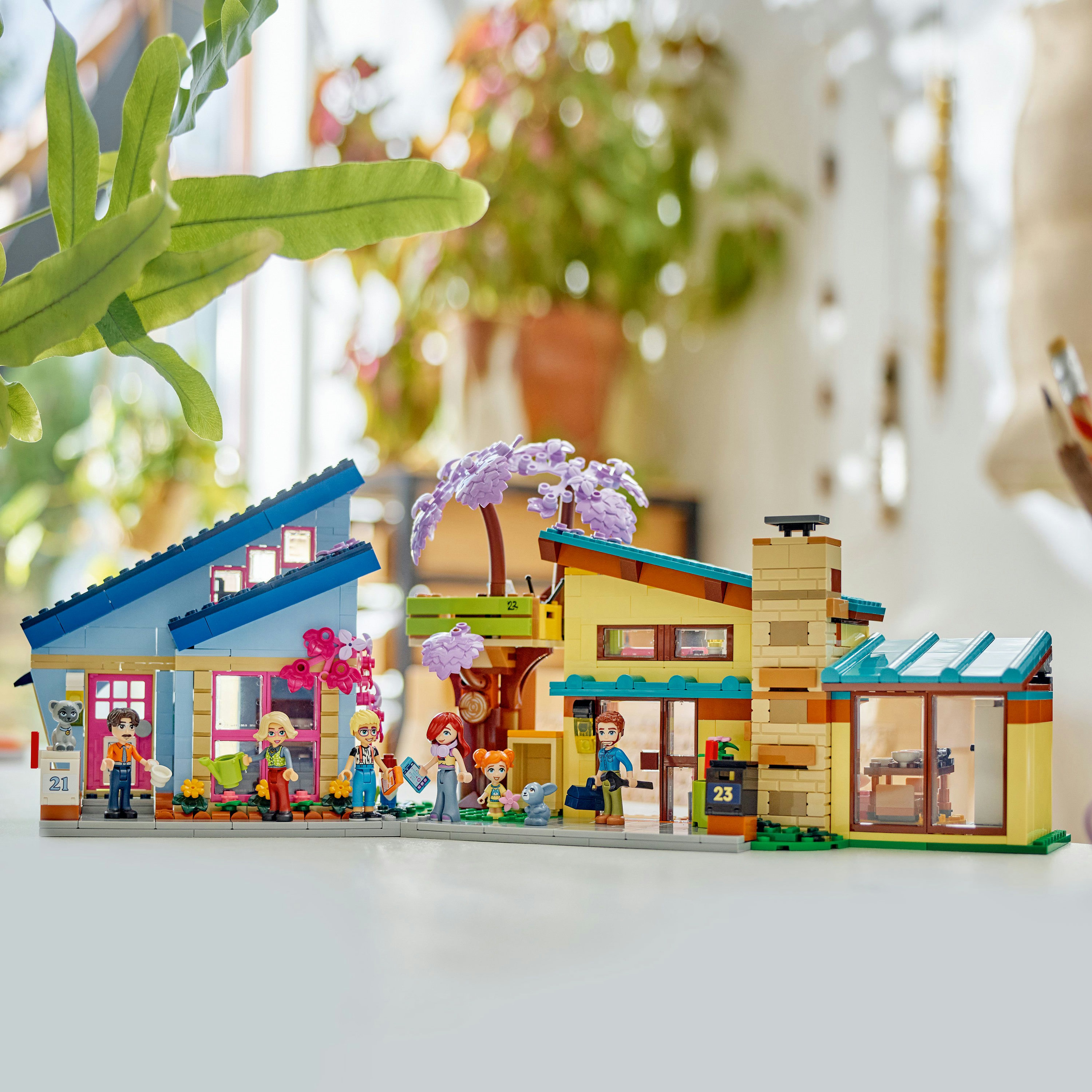 Конструктор LEGO Friends Родинні будинки Оллі й Пейслі 1126 деталі (42620) - фото 5
