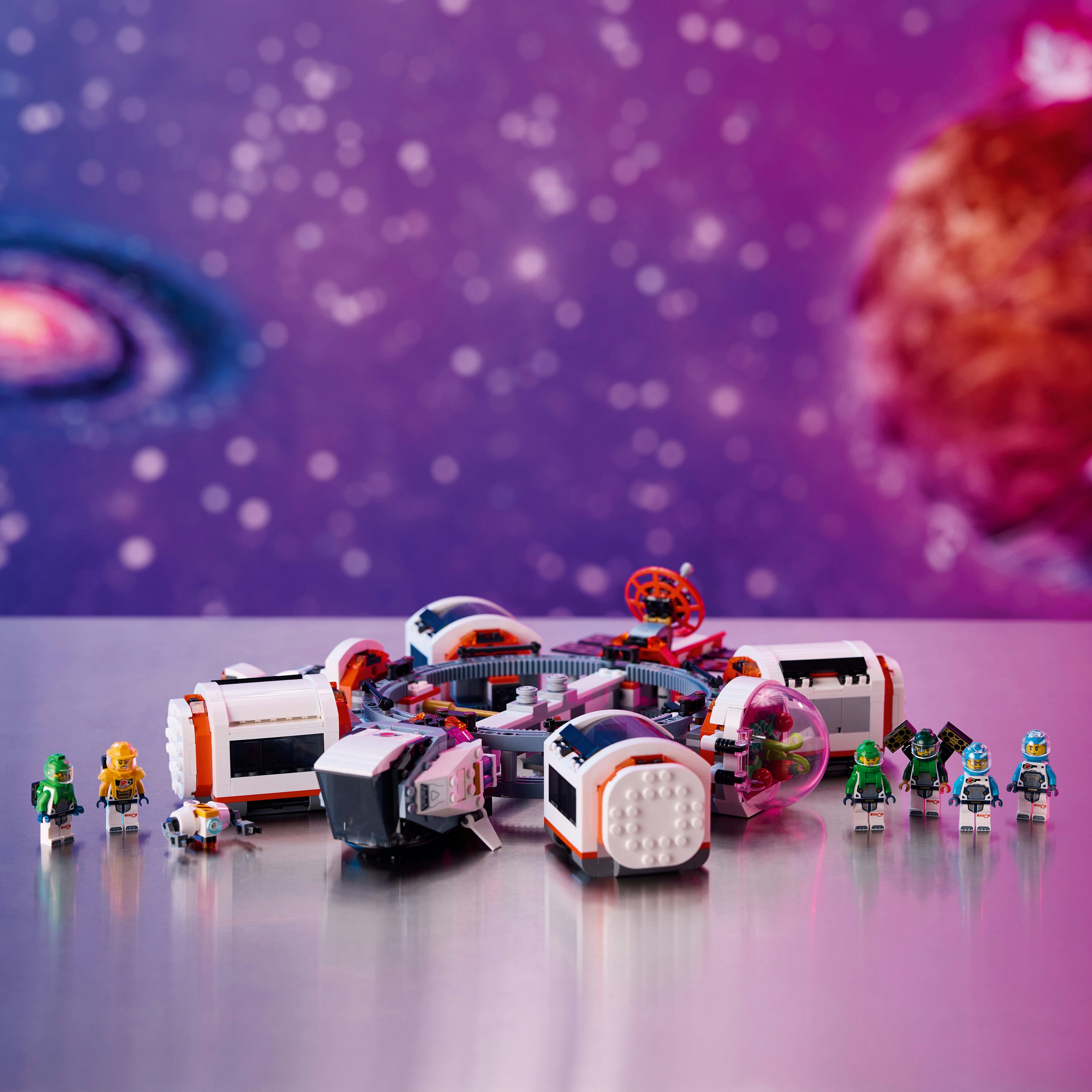Конструктор LEGO City Модульная космическая станция 1097 детали (60433) - фото 6