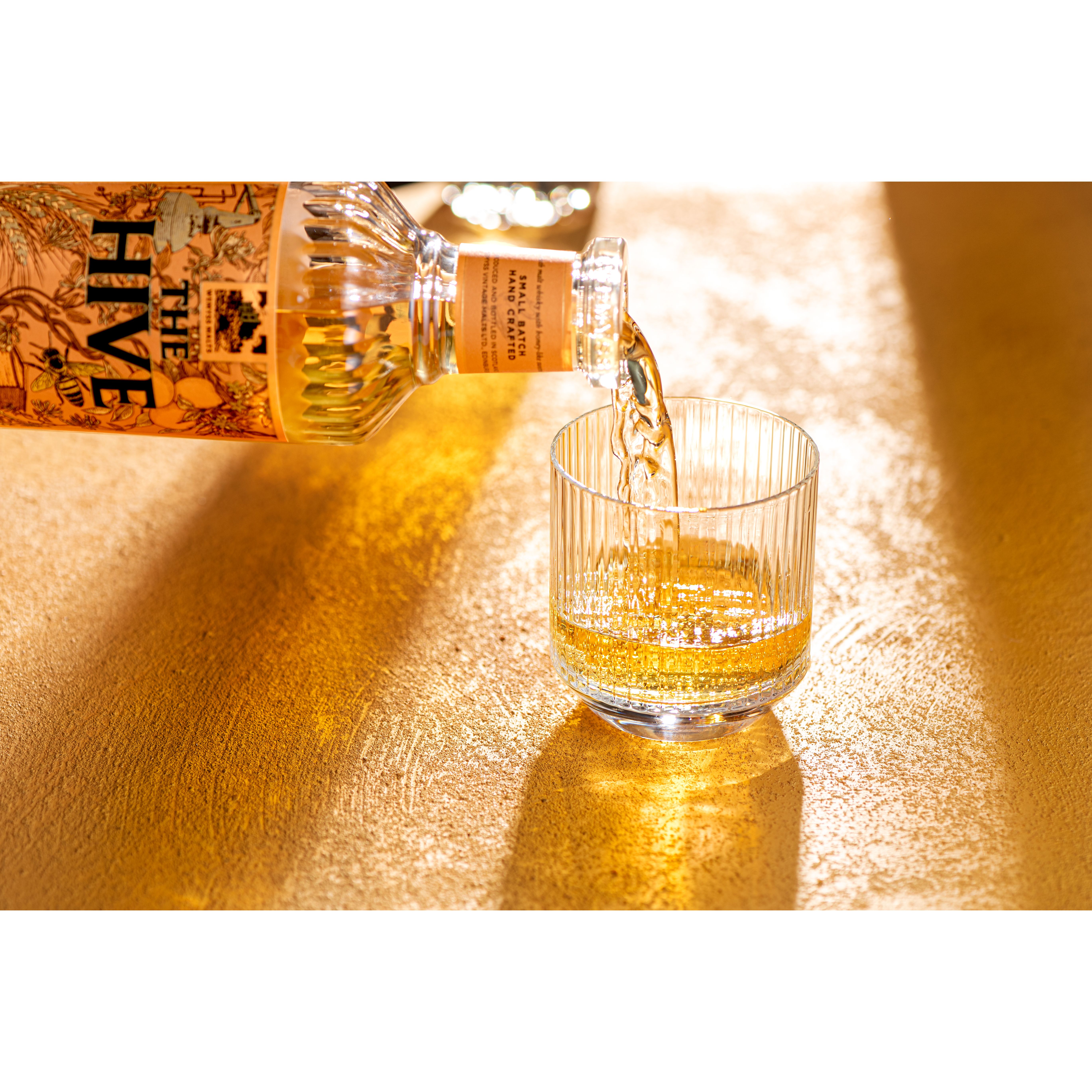 Виски Wemyss Malts The Hive Blended Malt 46% 0.7 л в подарочной упаковке - фото 4