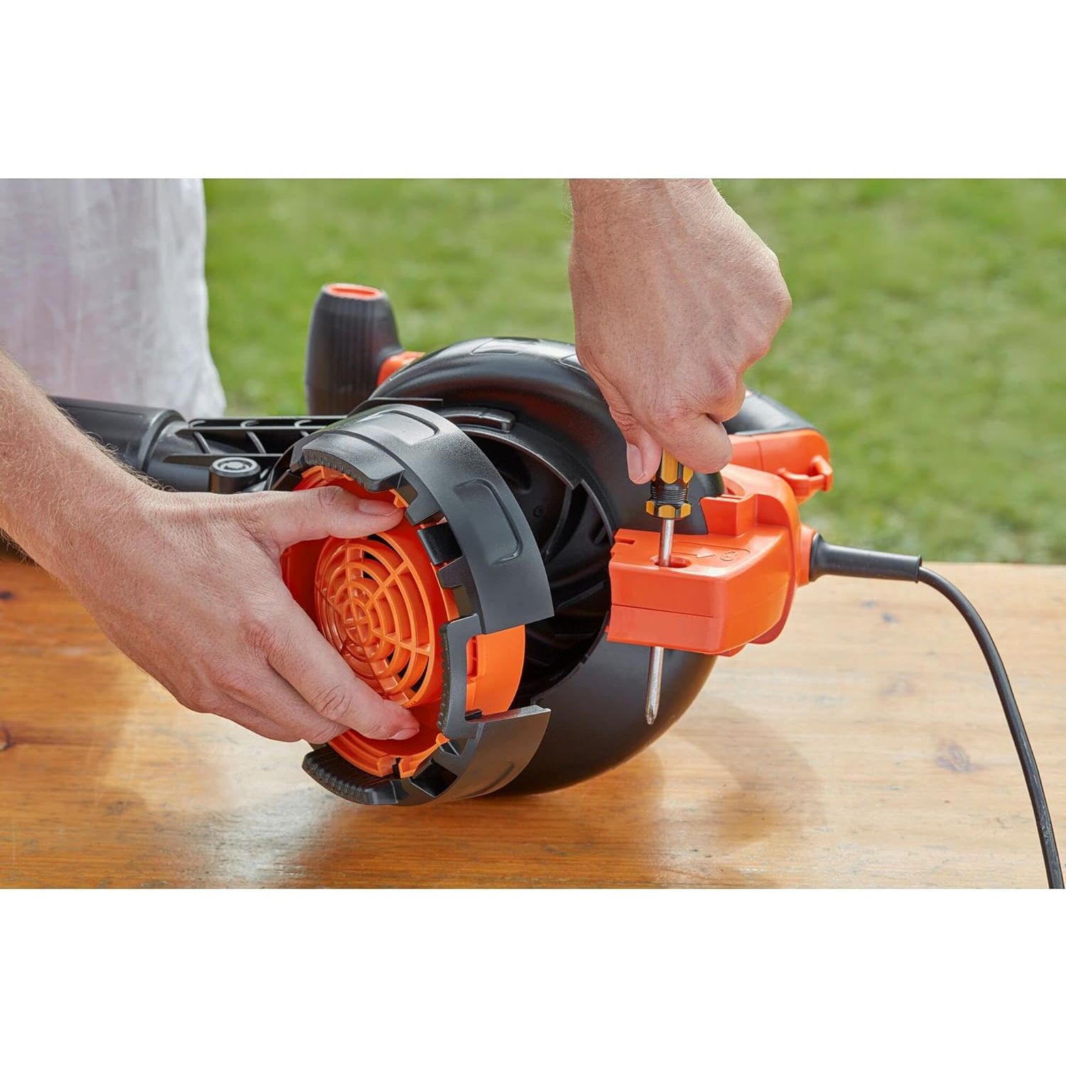 Пылесос-воздуходувка Black+Decker (BEBLV301-QS) - фото 13