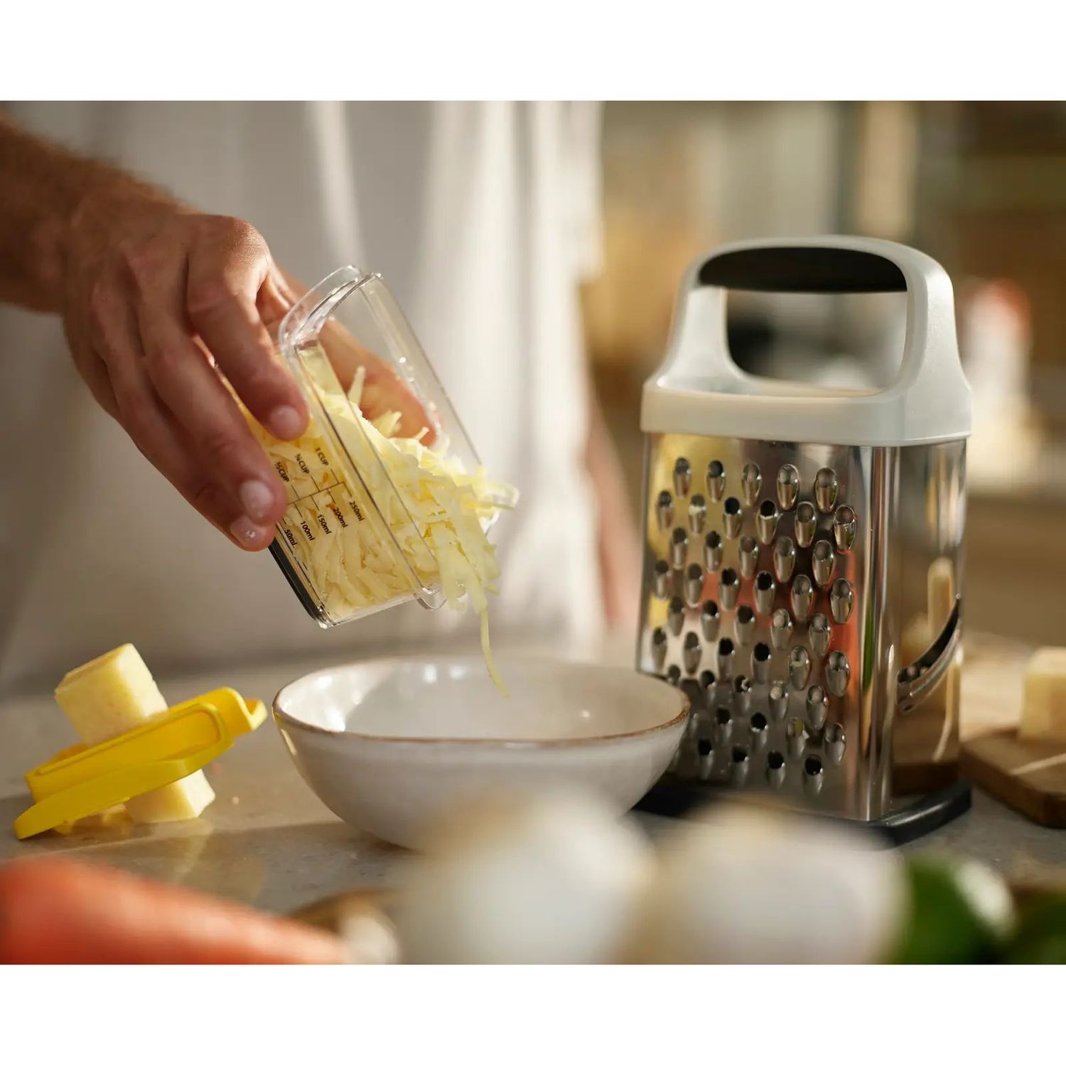 Терка з ємністю Joseph Joseph Multi-Grip Box Grater жовта (20225) - фото 12