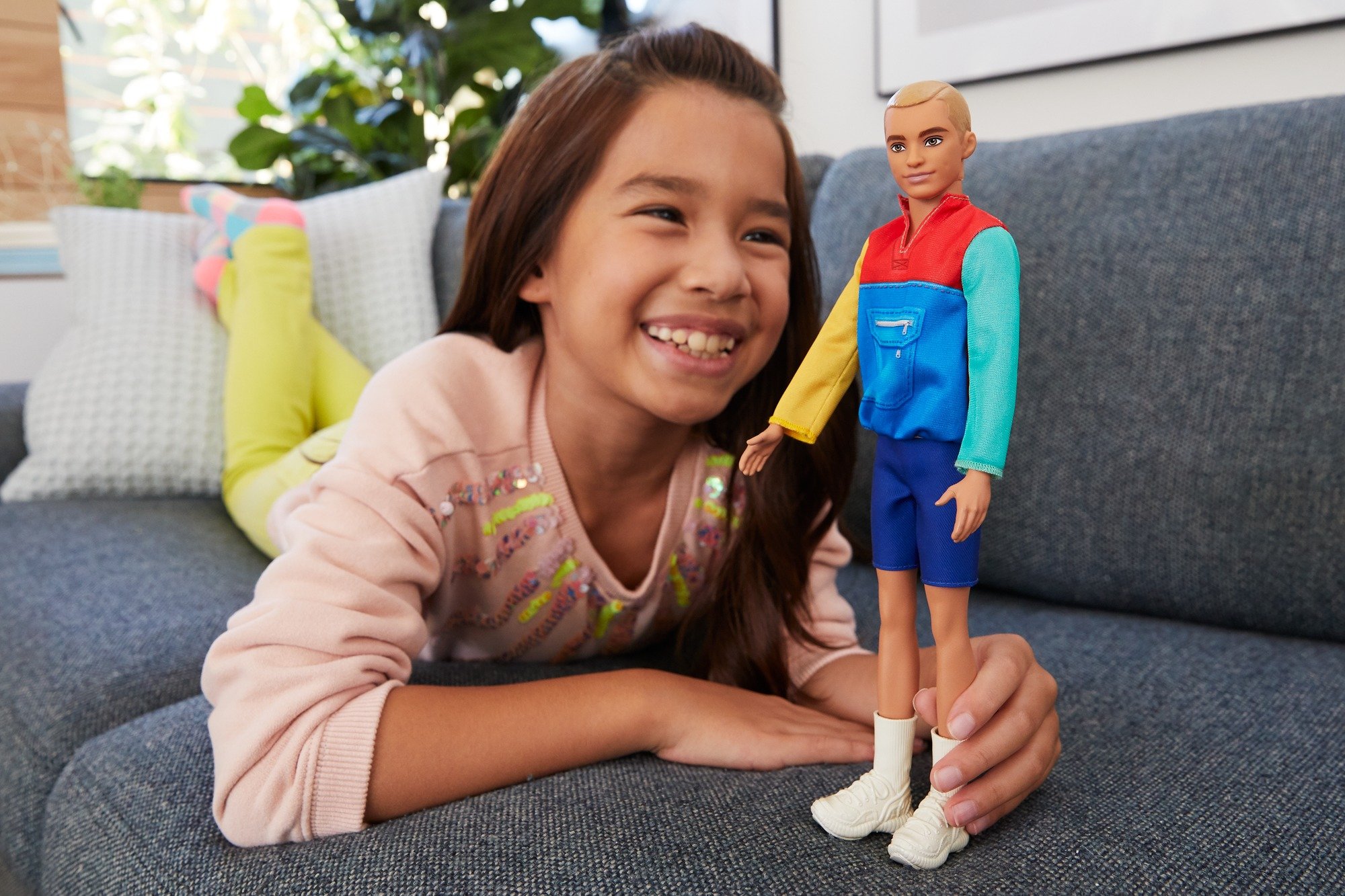 Кукла Barbie Кен Модник в свитшоте в стиле пэчворк (GRB88) - фото 7