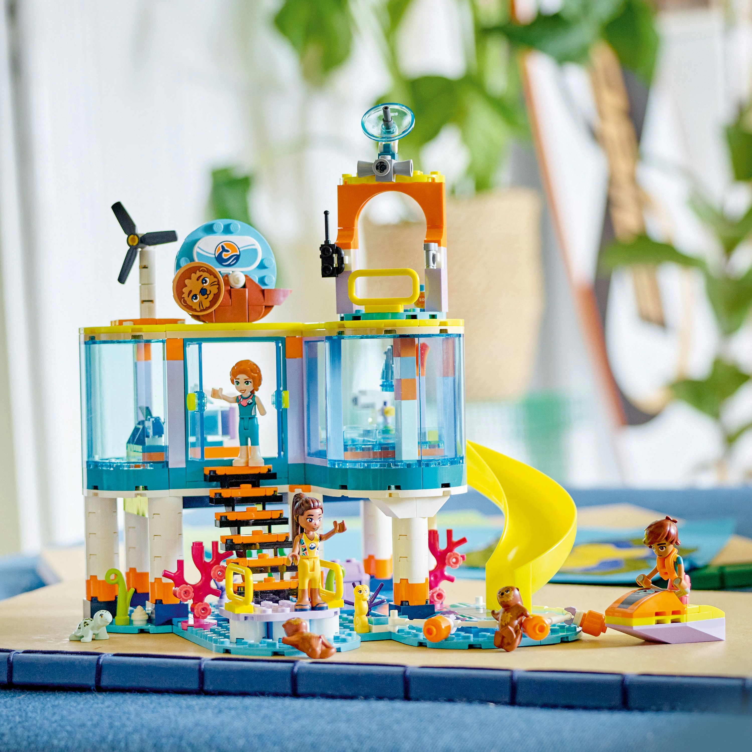 Конструктор LEGO Friends Морской спасательный центр, 376 деталей (41736) - фото 6