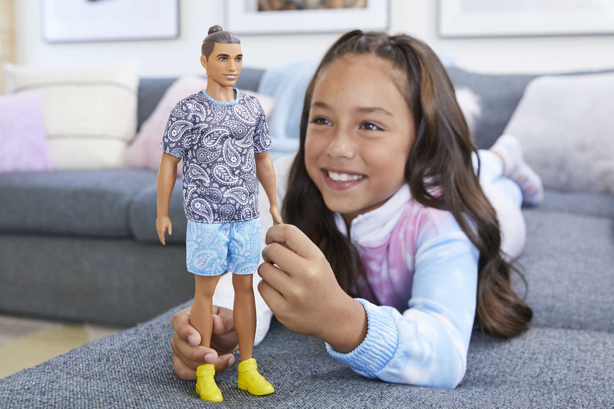 Кукла Кен Barbie Модник в футболке с узором пейсли (HJT09) - фото 5