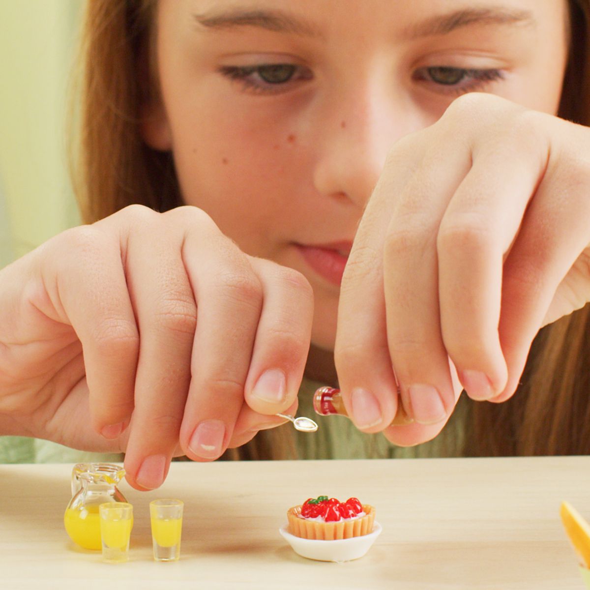Ігровий набір - сюрприз Mini World Пікнік в асортименті (2305003) - фото 5