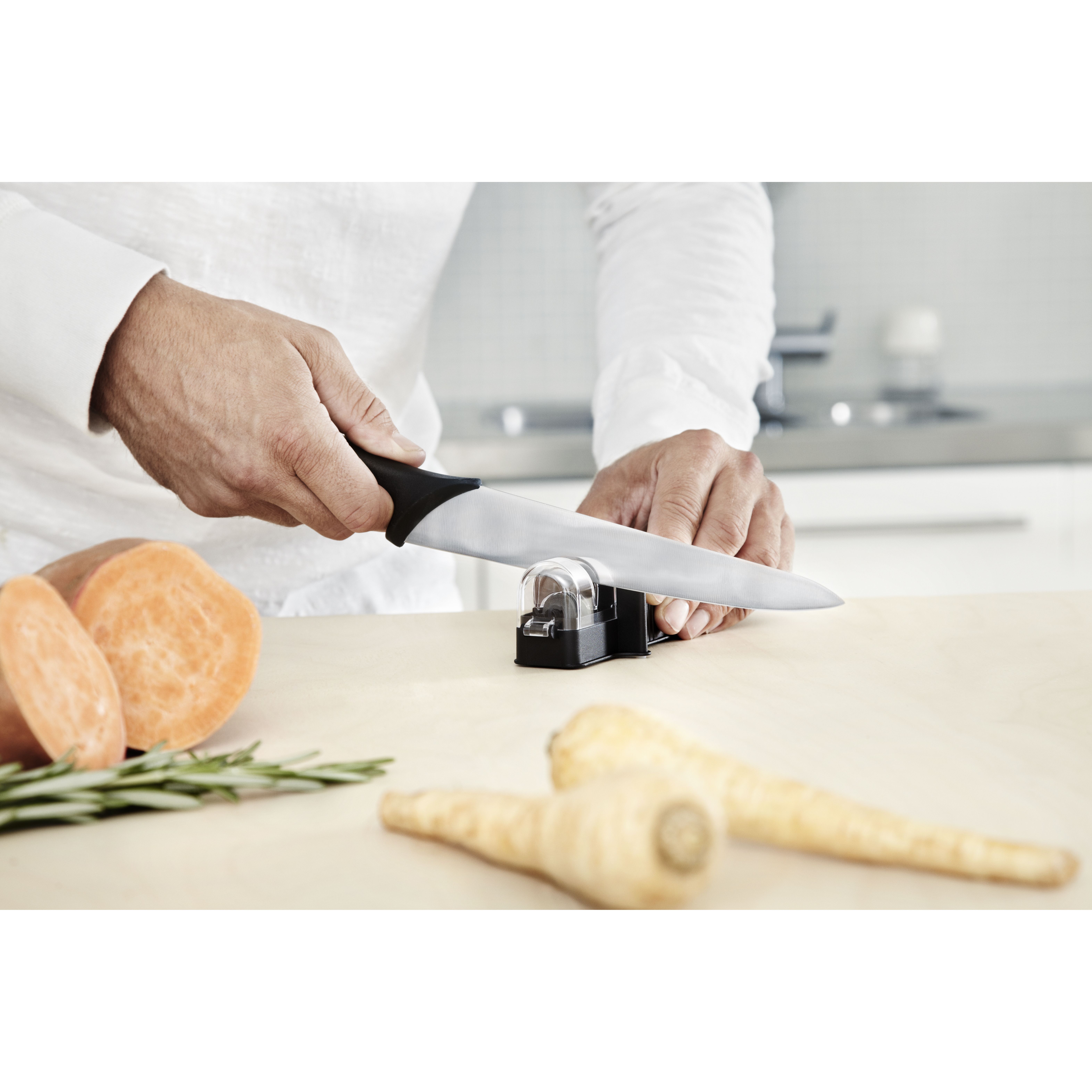 Нож кухонный Fiskars Essential 21 см (1023776) - фото 4