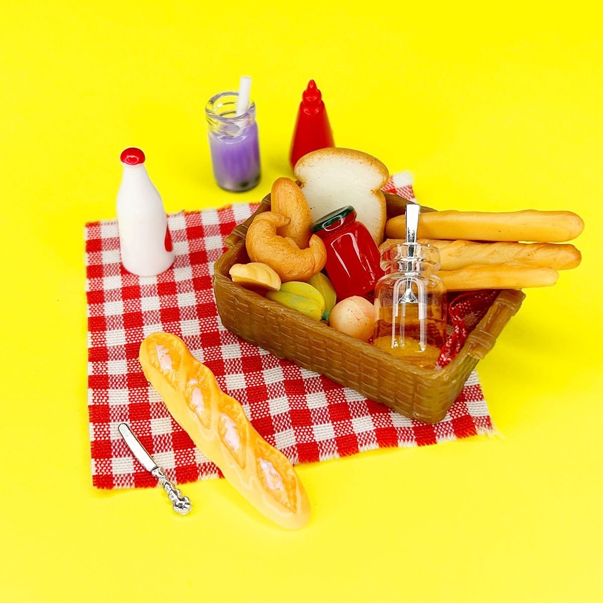 Игровой набор - сюрприз Mini World Пикник в ассортименте (2305003) - фото 3
