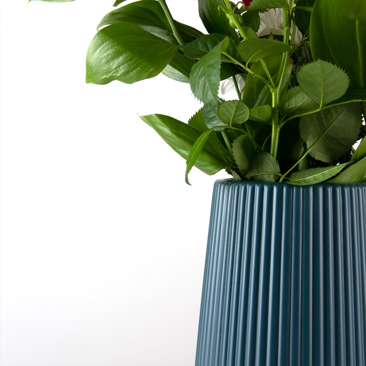 Ваза декоративна МВМ My Home, 30 см, синя (DH-FLOWERS-03 DARK BLUE) - фото 5
