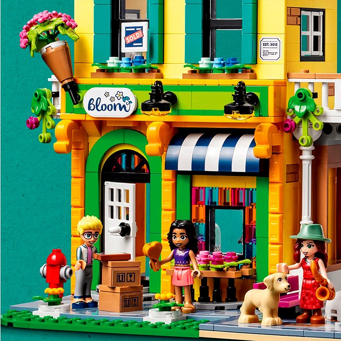Конструктор LEGO Friends Квіткові та дизайнерські крамниці у центрі міста, 2010 деталей (41732) - фото 5