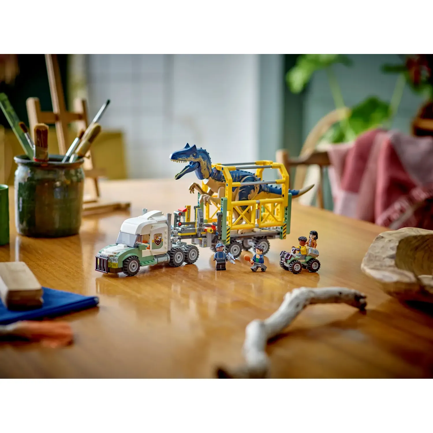 Конструктор LEGO Jurassic World Миссии динозавров Грузовик для перевозки аллозавра 588 деталей (76966) - фото 9