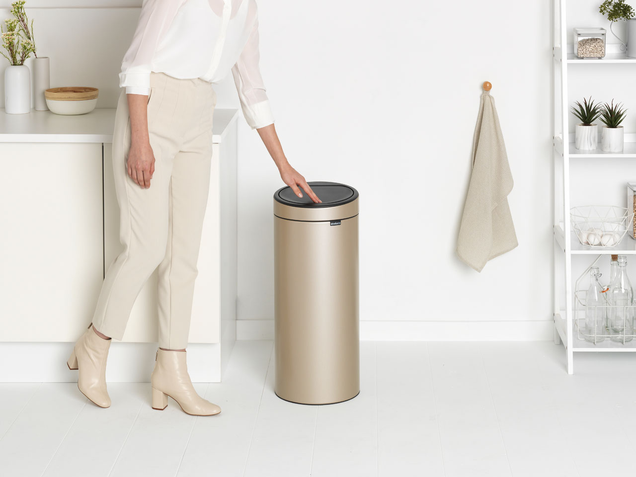 Бак для сміття Brabantia Touch Bin, 30 л, бежевий (304507) - фото 4