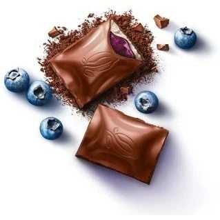 Шоколад молочный Світоч Blueberry Cookies кусочки печенья, черничная и молочная начинки 235 г - фото 2