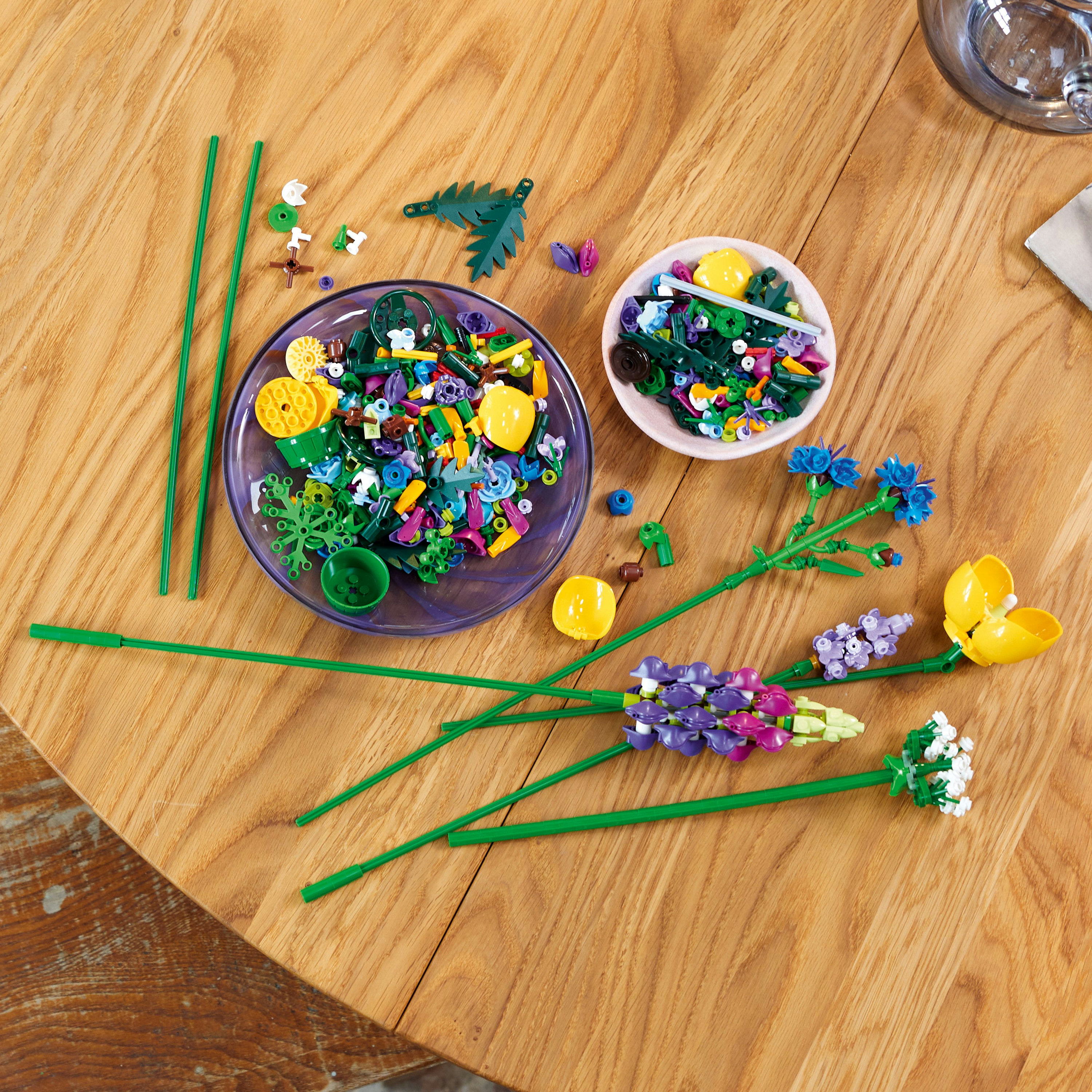 Конструктор LEGO Icons Botanical Wildflower Bouquet, 939 деталей (10313) - фото 8