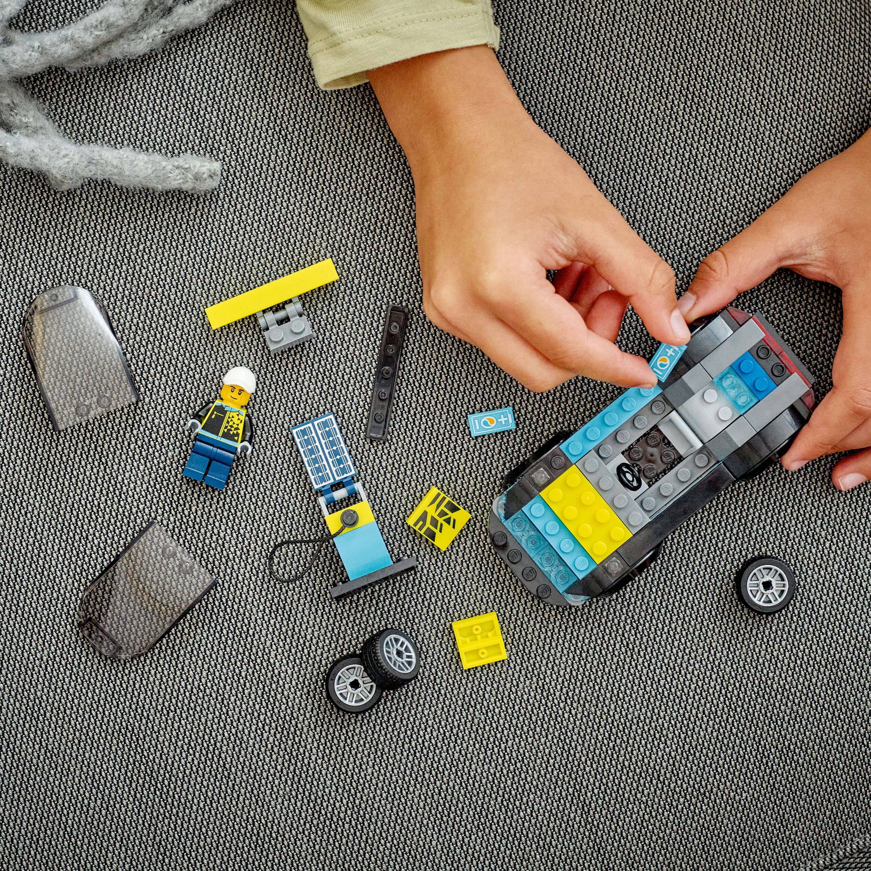 Конструктор LEGO City Электрический спортивный автомобиль, 95 деталей (60383) - фото 5