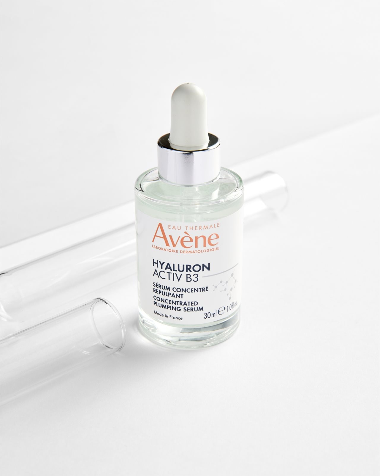 Концентрована сироватка для обличчя Avene Hyaluron Activ B3 Concentrated Plumping Serum 30 мл - фото 2