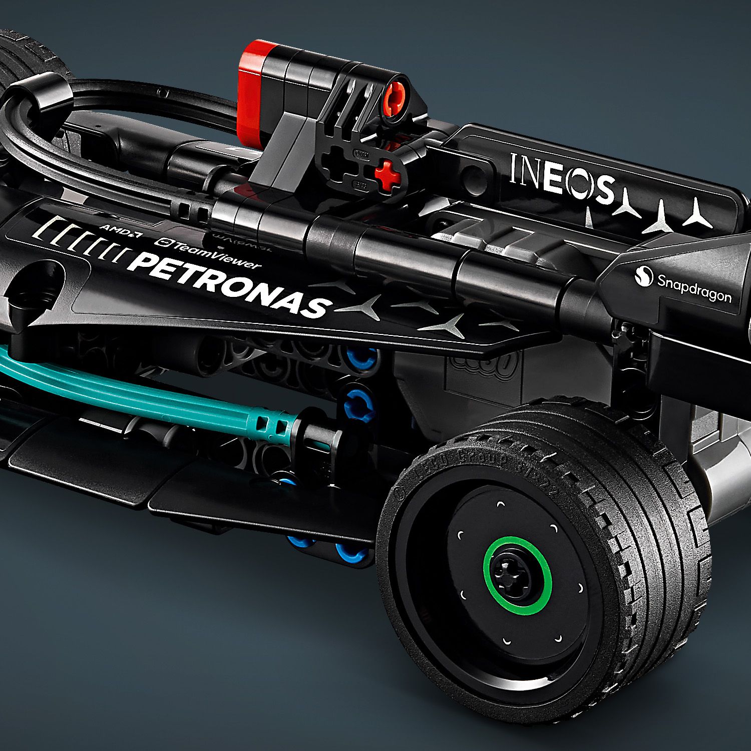 Конструктор LEGO Technic Mercedes-AMG F1 W14 E Performance Pull-Back 240 деталей (42165) - фото 7