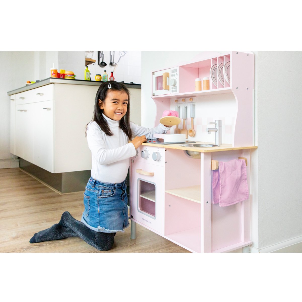Игровой набор New Classic Toys Кухня Modern, розовый (11067) - фото 4