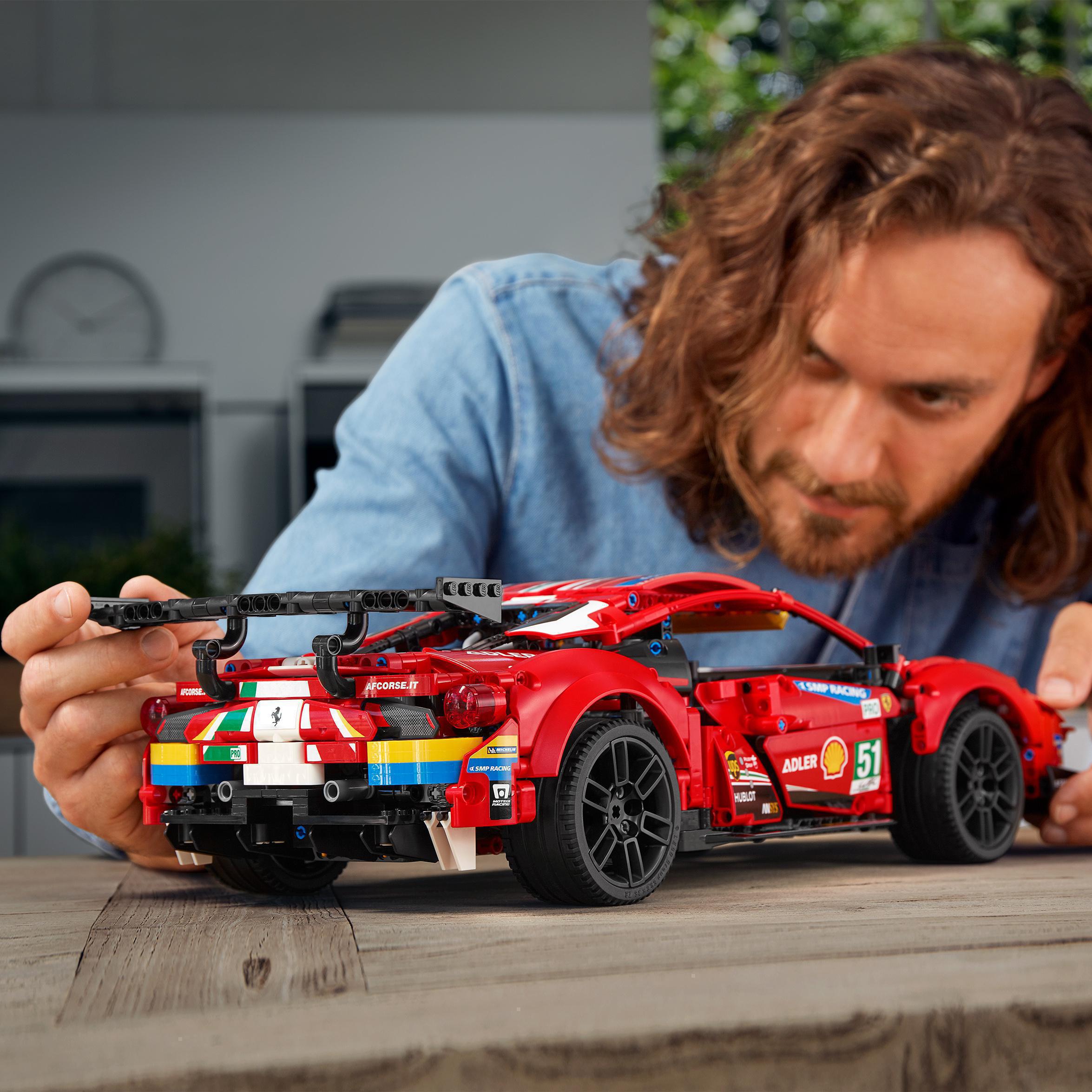 Конструктор LEGO Technic Ferrari 488 GTE AF Corse №51, 1677 деталей (42125) - фото 11