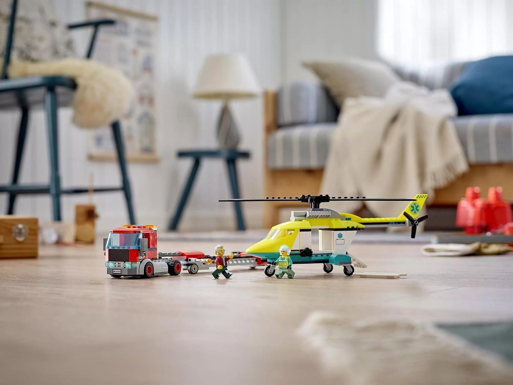 Конструктор LEGO City Грузовик для спасательного вертолета, 215 деталей (60343) - фото 11