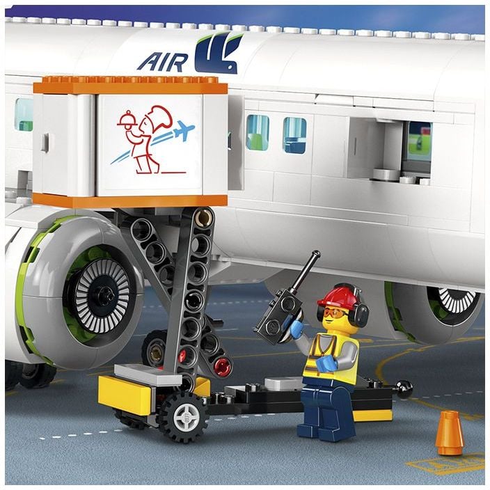 Конструктор LEGO City Пассажирский самолет, 913 деталей (60367) - фото 7