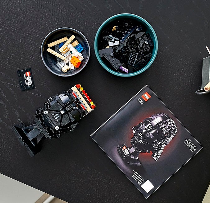 Конструктор LEGO Star Wars Шолом Дарта Вейдера, 834 детали (75304) - фото 6