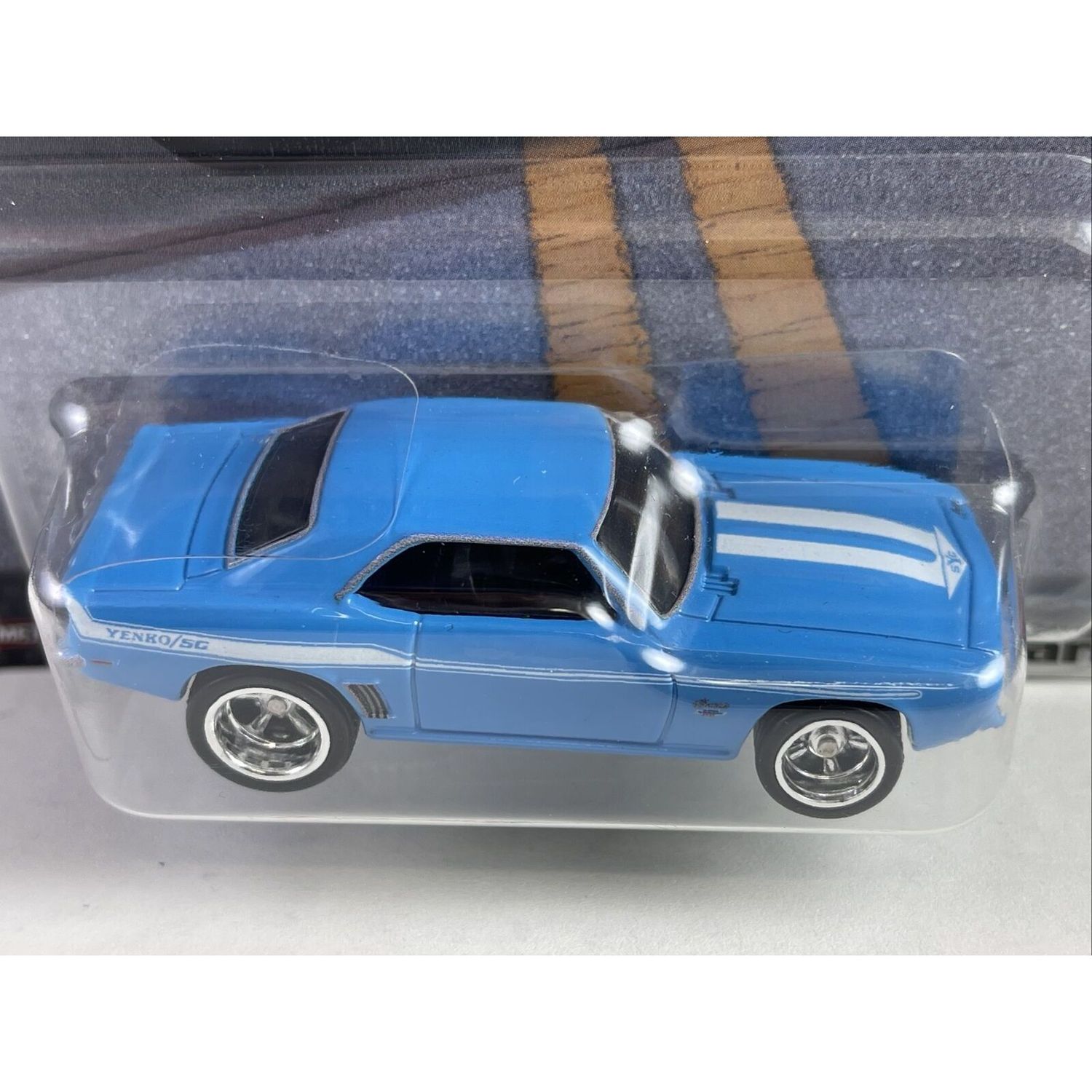 Колекційна модель машинки Hot Wheels 1969 Chevy Camaro серії Форсаж синя (HNW46/HKD24) - фото 7