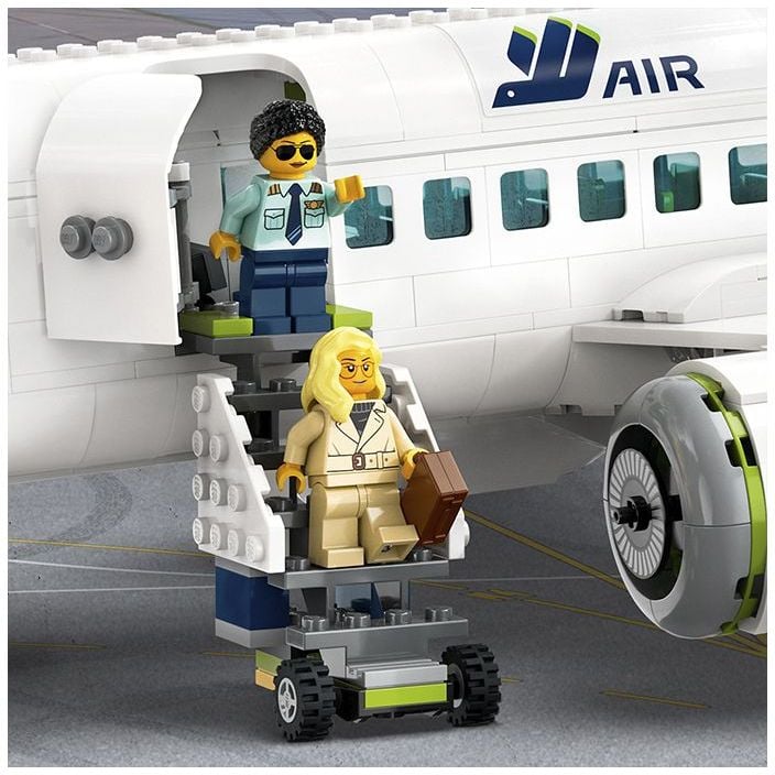 Конструктор LEGO City Пассажирский самолет, 913 деталей (60367) - фото 9
