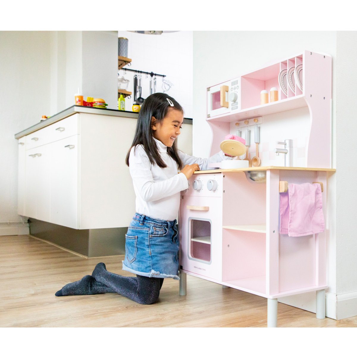 Игровой набор New Classic Toys Кухня Modern, розовый (11067) - фото 6