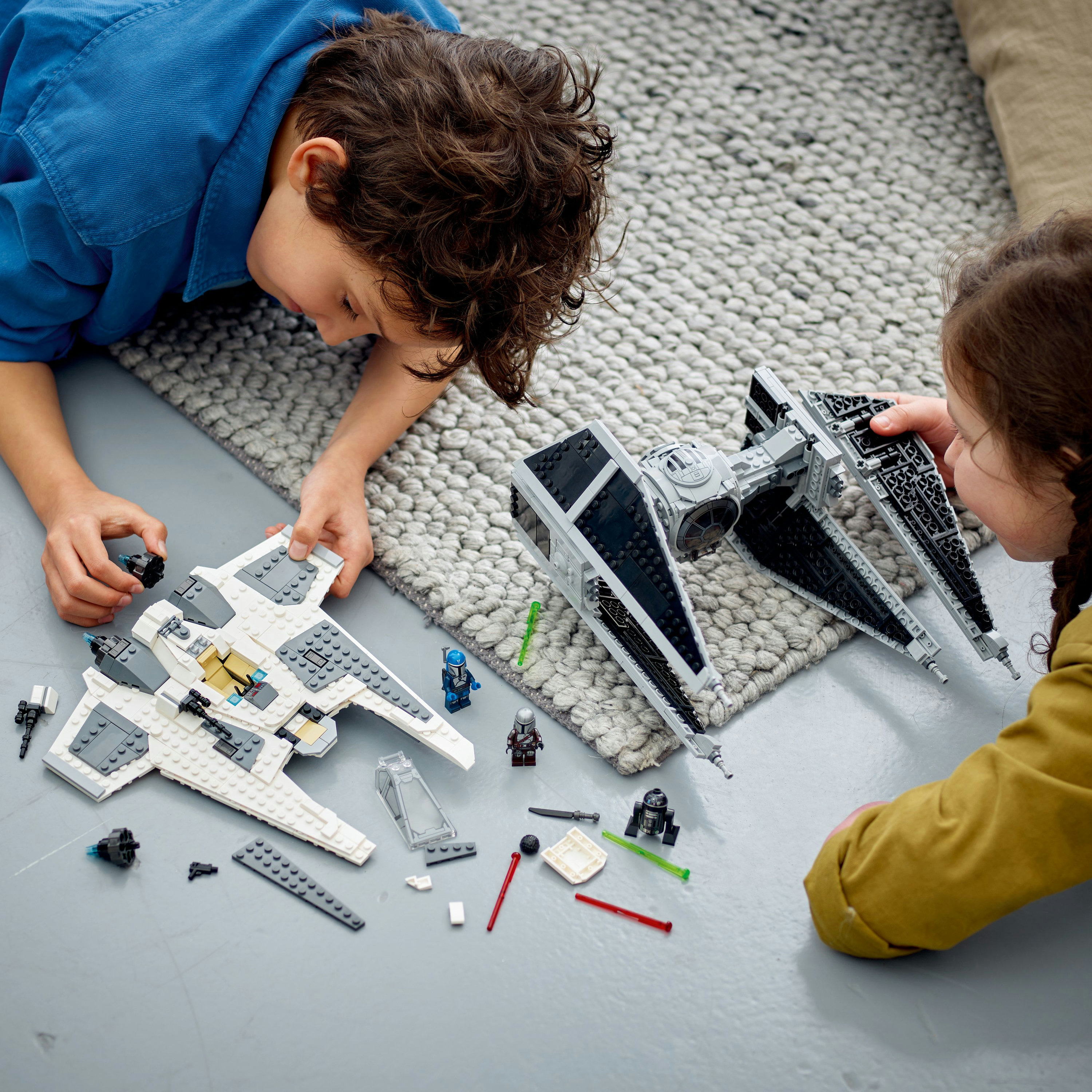 Конструктор LEGO Star Wars Мандалорский истребитель против перехватчика TIE, 957 деталей (75348) - фото 4
