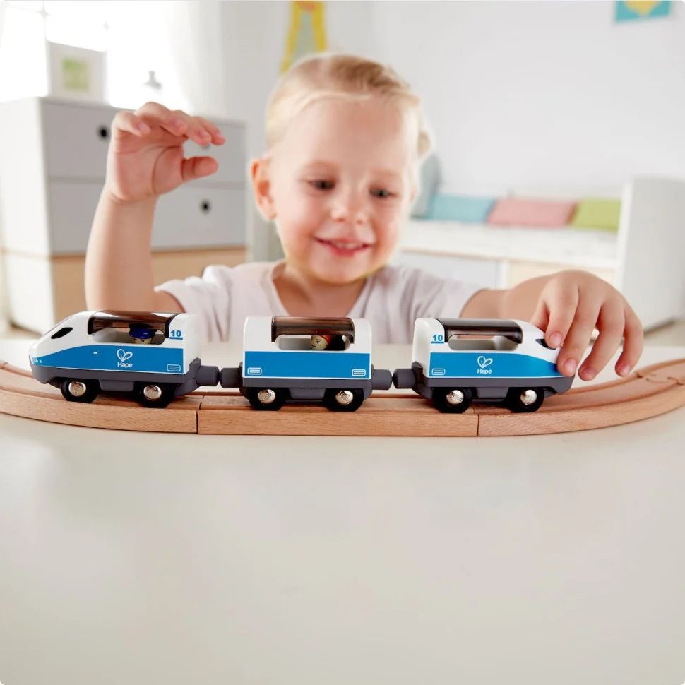Набор для игрушечной железной дороги Hape Поезд Интерсити с вагонами (E3728) - фото 4