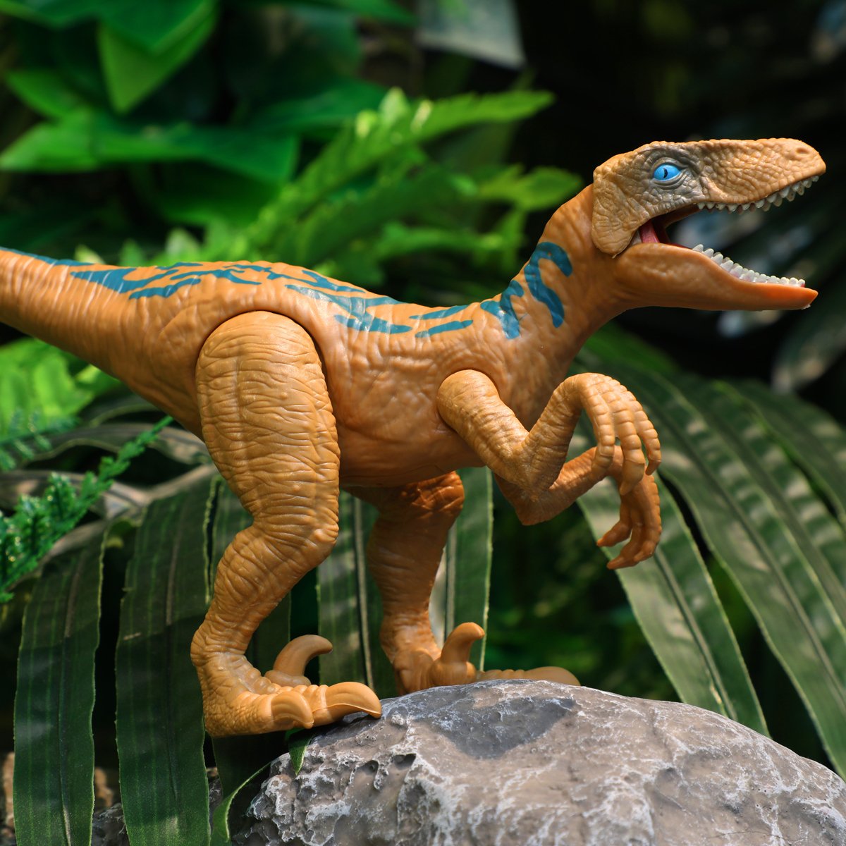 Інтерактивна іграшка Dinos Unleashed Realistic S2 Велоцираптор, 14 см (31123R2) - фото 3