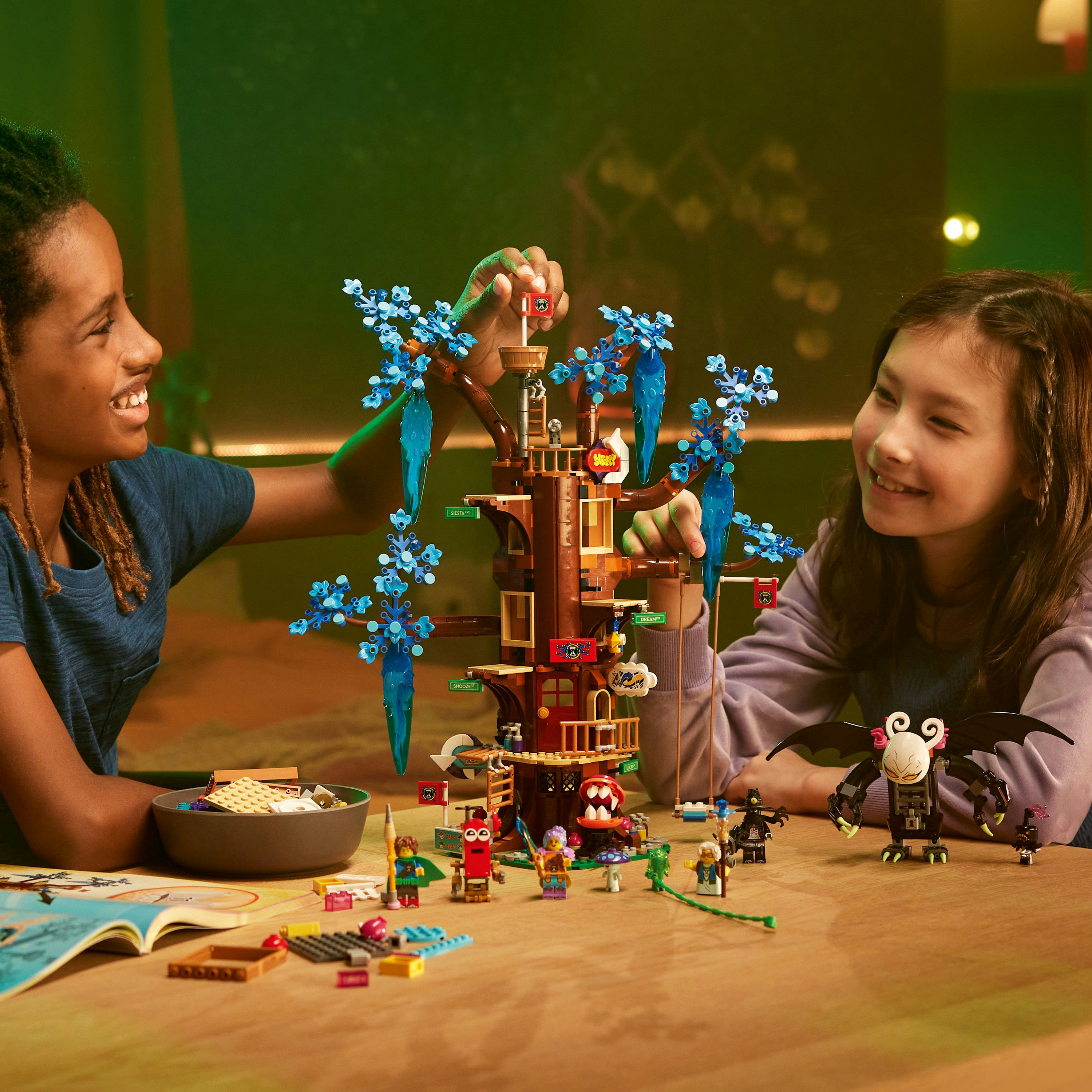 Конструктор LEGO DREAMZzz Сказочный домик на дереве 1257 деталь (71461) - фото 5