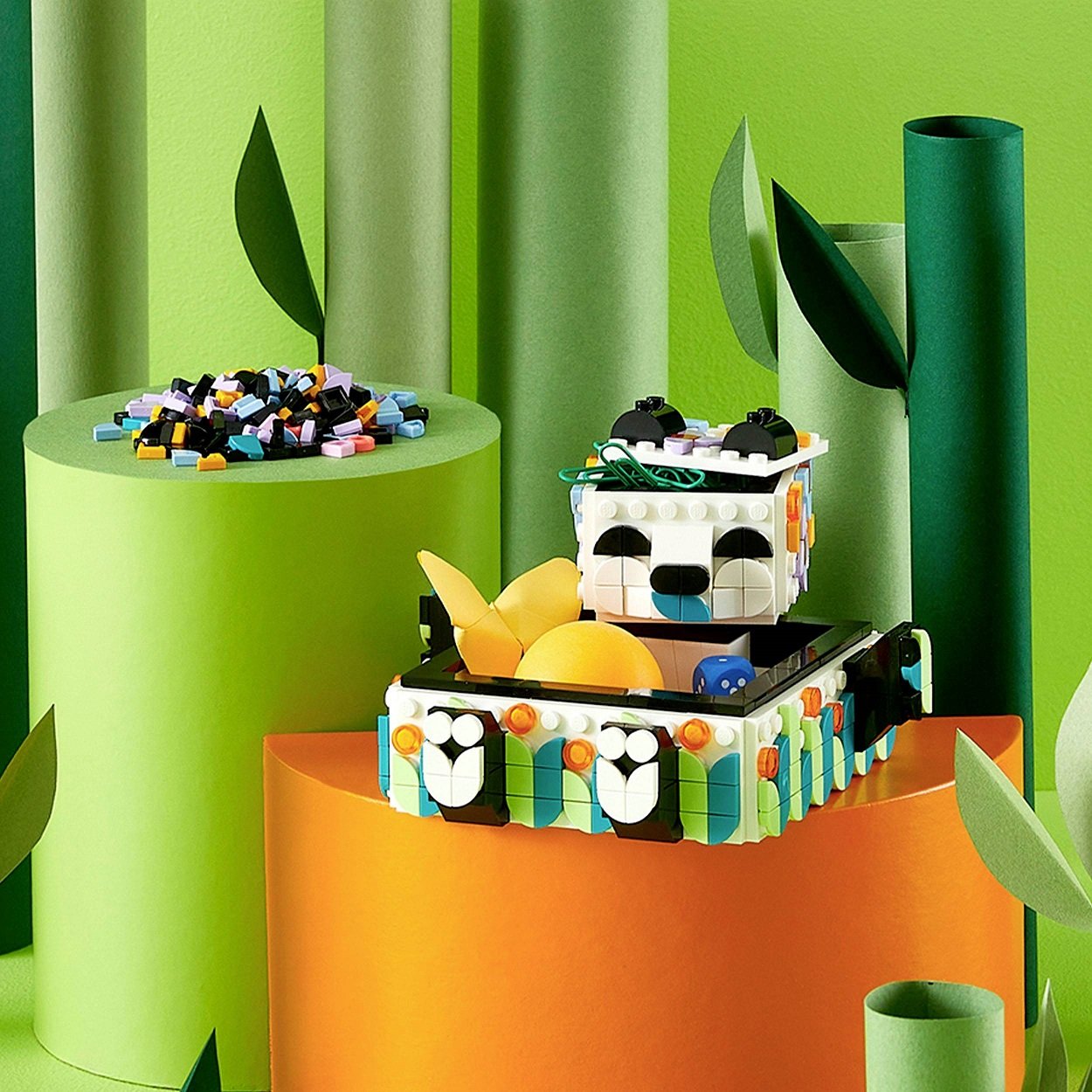 Конструктор LEGO DOTs Ящик с милой пандой, 517 деталей (41959) - фото 7