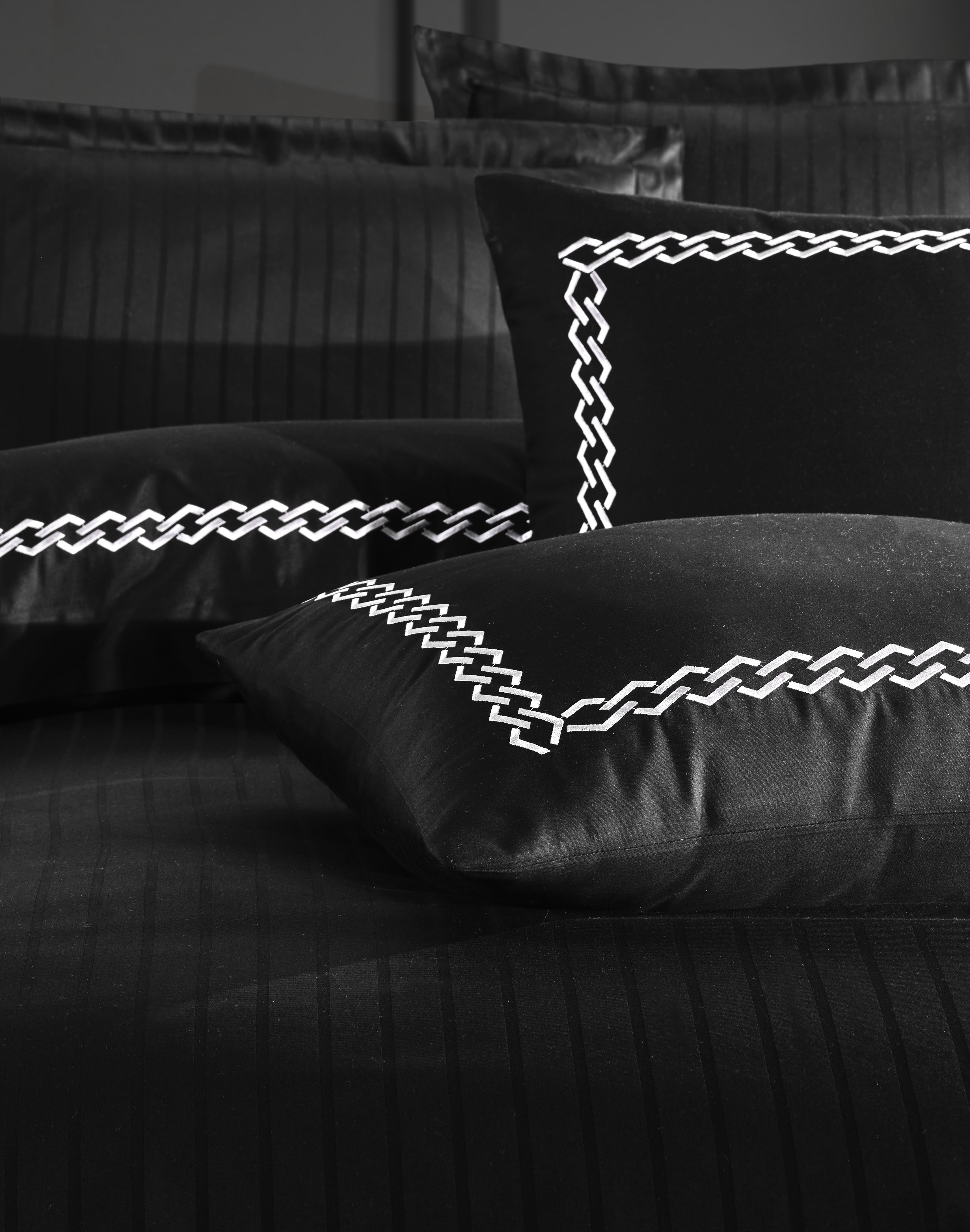 Комплект постельного белья Dantela Vita Nuans siyah сатин с вышивкой евро черный (svt-2000022321556) - фото 3