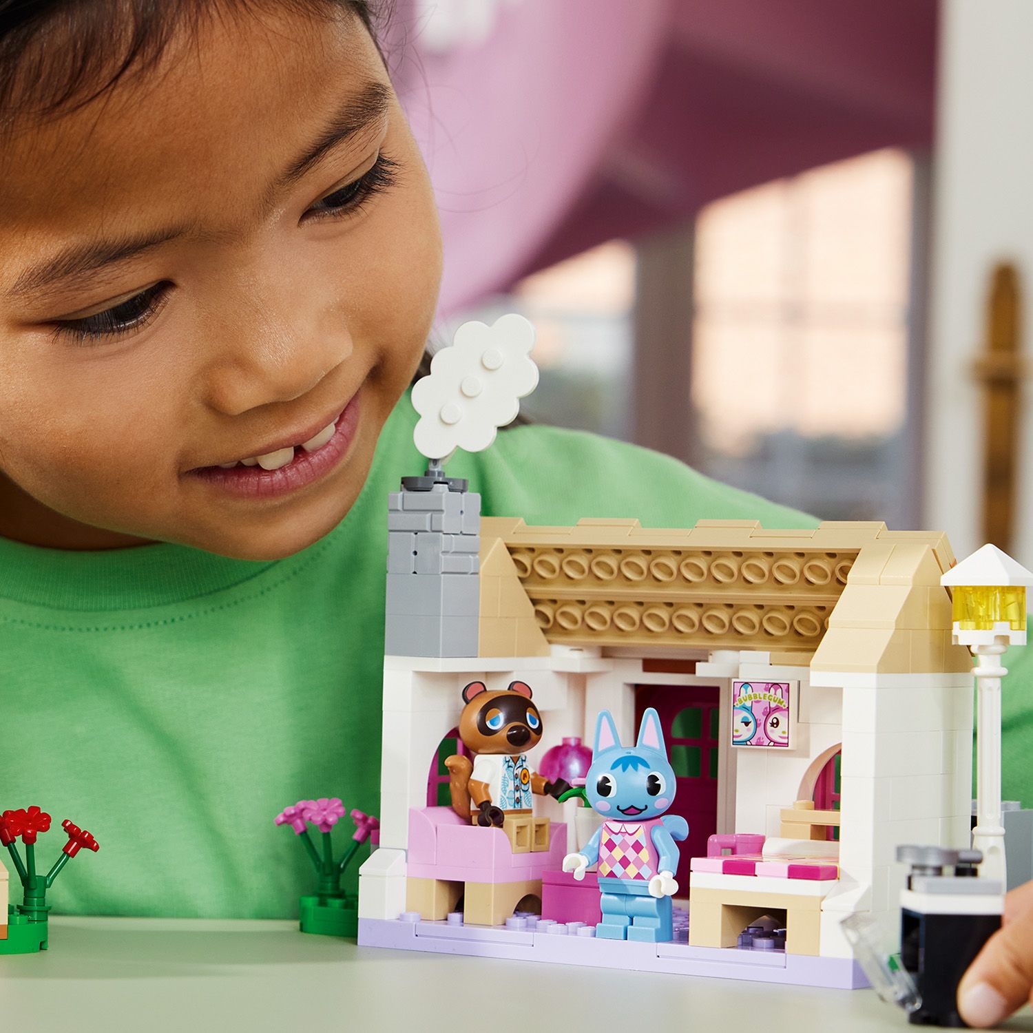 Конструктор LEGO Animal Crossing Ятка Nook's Cranny и дом Rosie 535 деталей (77050) - фото 3