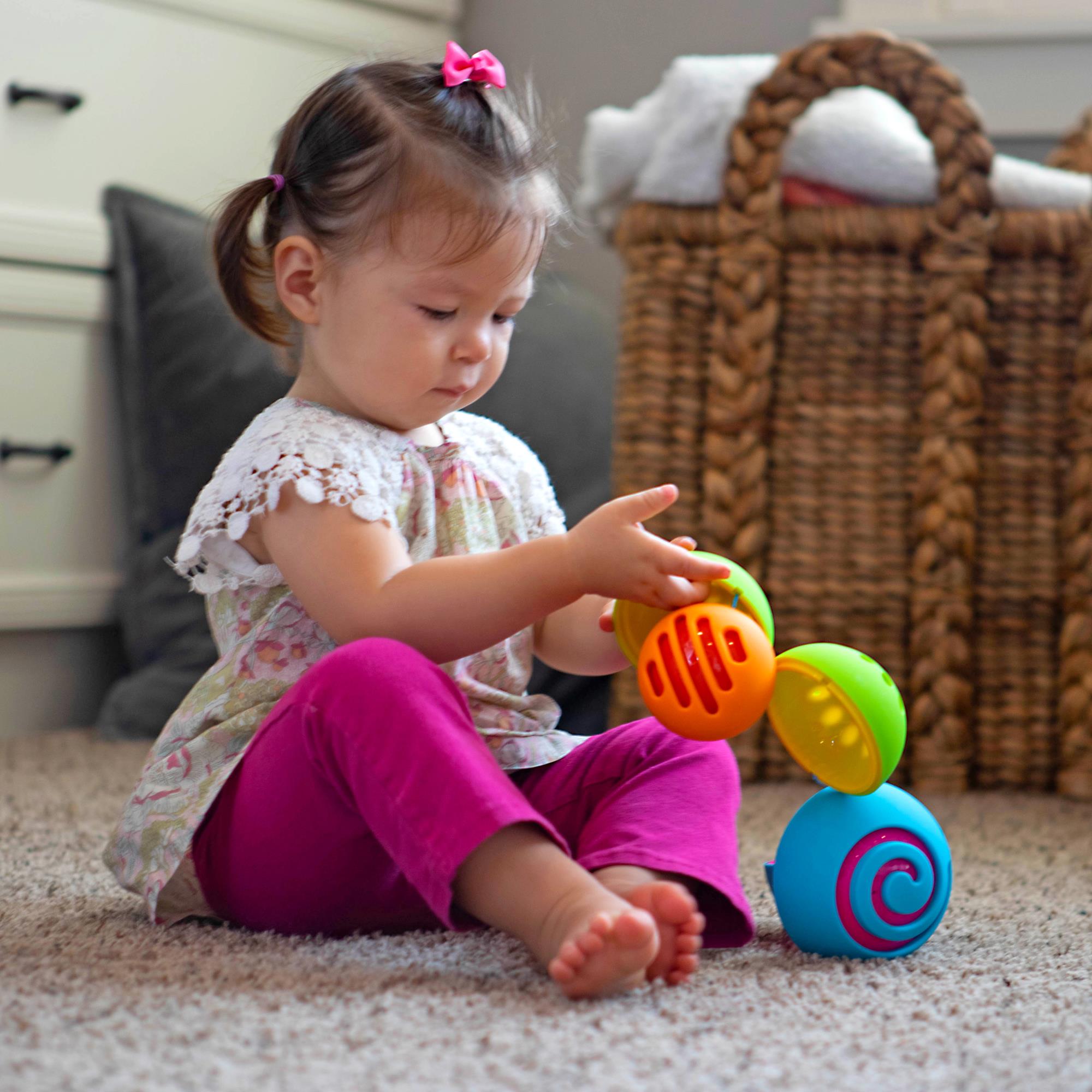 Сенсорная игрушка-сортер Fat Brain Toys Oombee Ball (F230ML) - фото 6