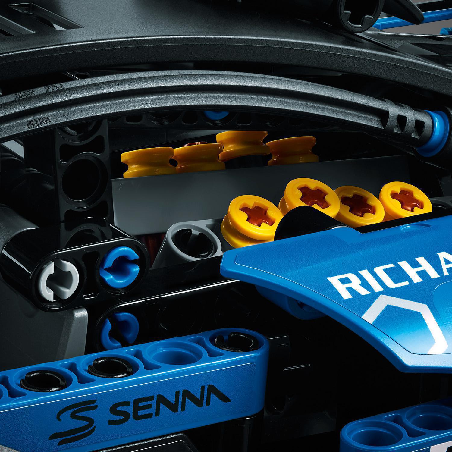 Конструктор LEGO Technic McLaren Senna GTR, 830 деталей (42123) - фото 9