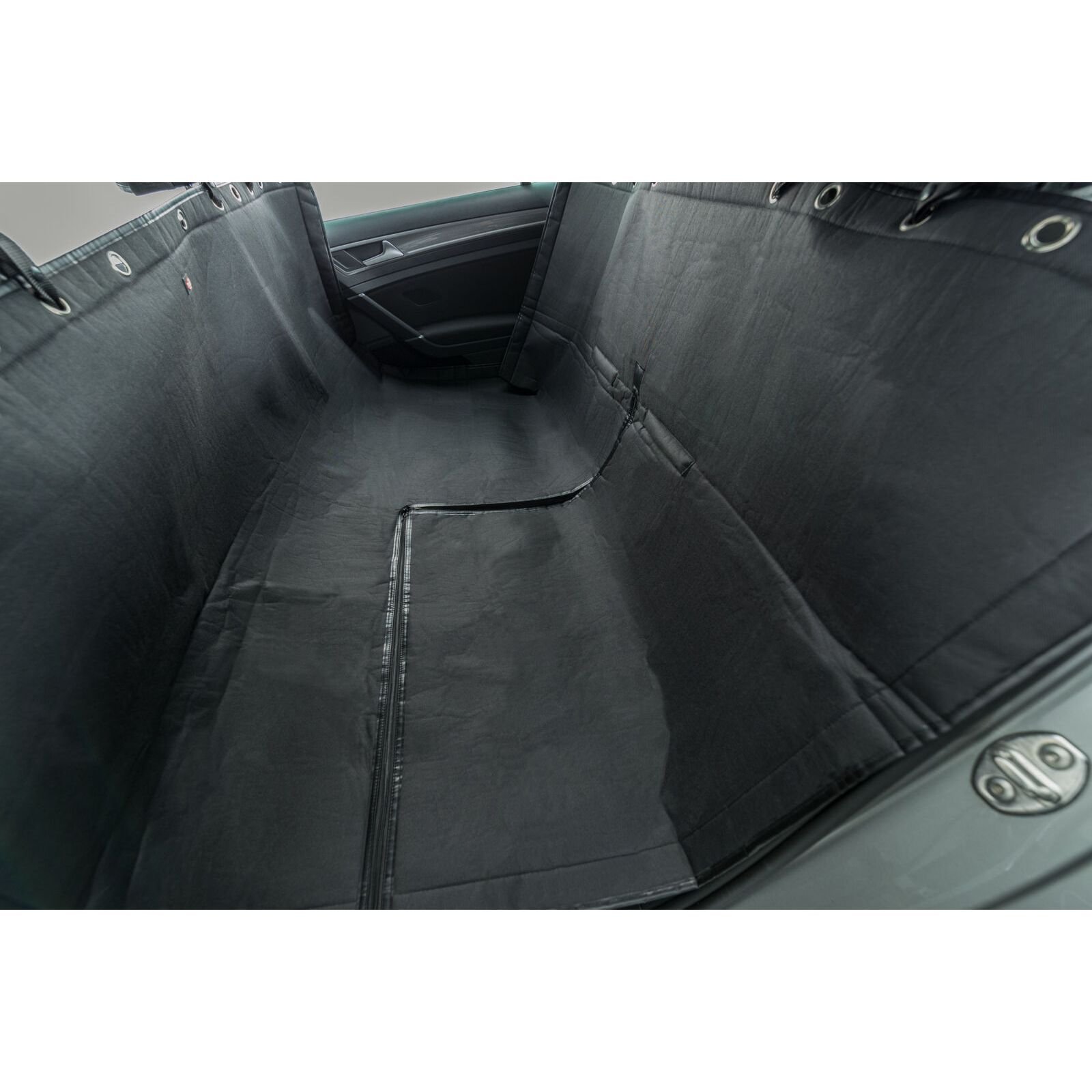 Захисний килимок в авто Trixie, нейлон, 160х145 см, чорний - фото 1