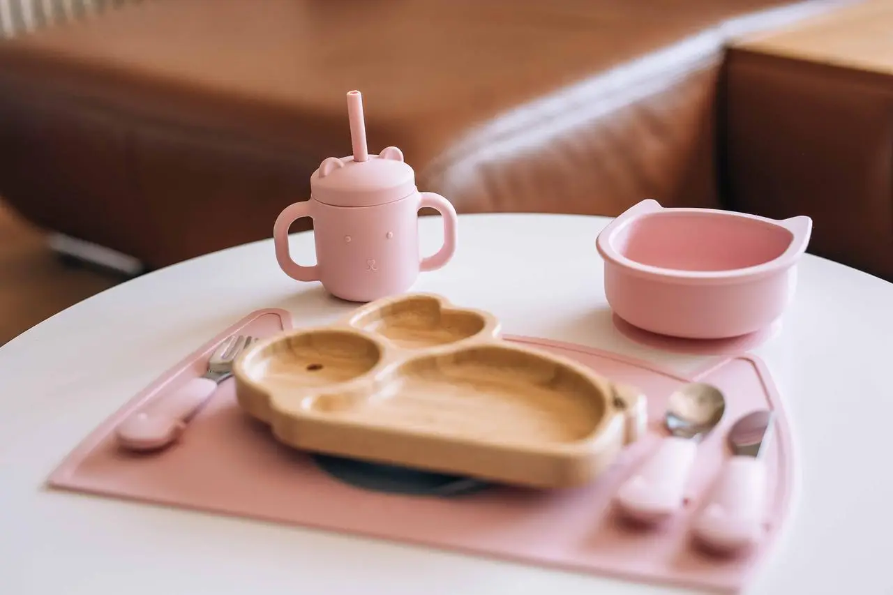 Силиконовая детская чашка FreeOn Silicone с ручками и соломинкой розовая (46361) - фото 5