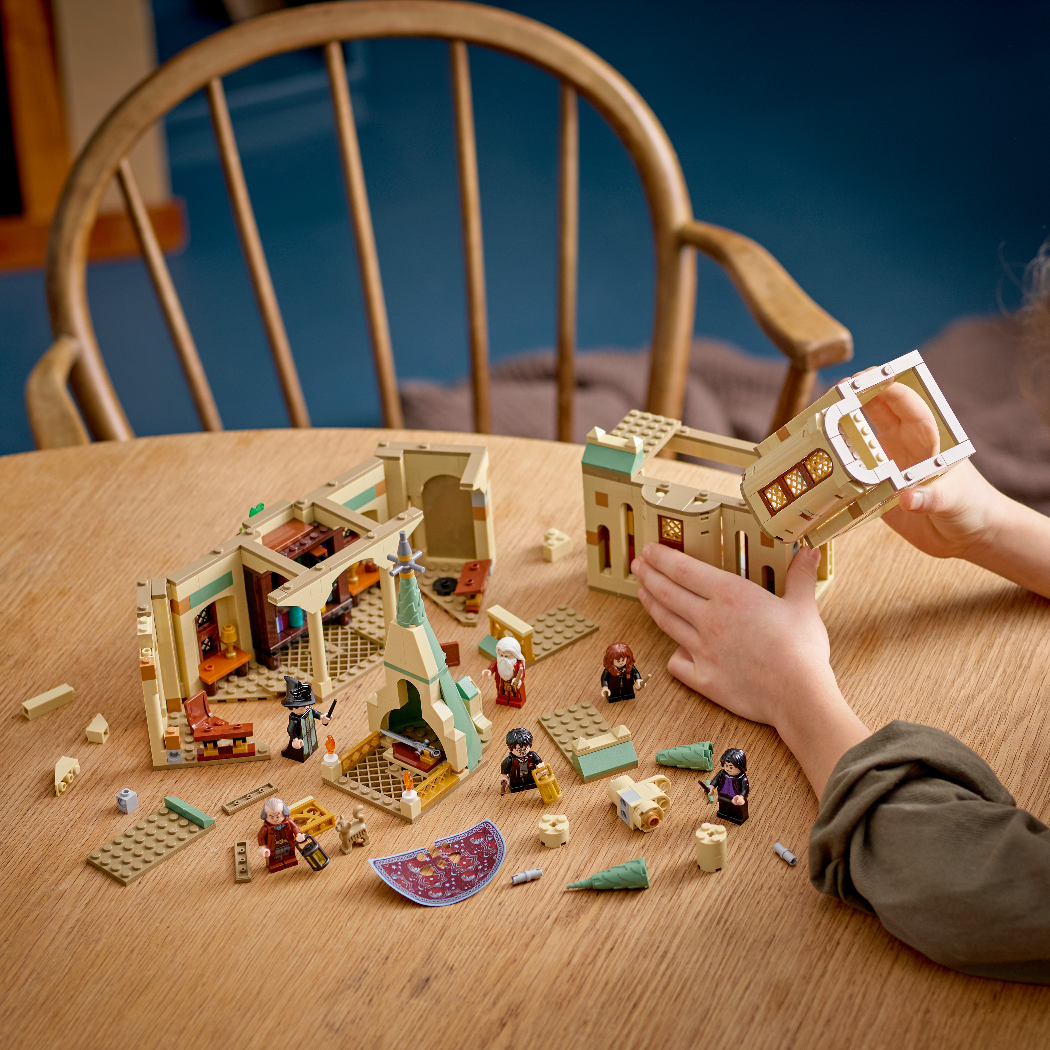 Конструктор LEGO Harry Potter Хогвартс: кабинет Дамблдора, 654 деталей (76402) - фото 4
