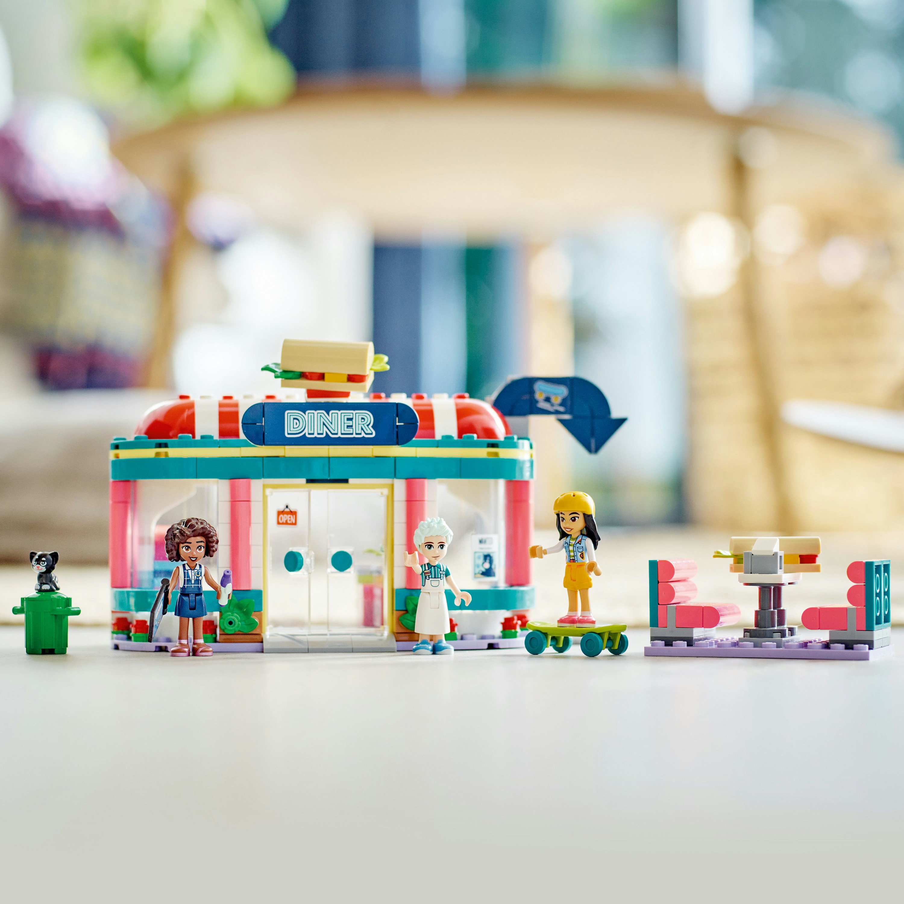 Конструктор LEGO Friends Закусочна в центрі Хартлейк Сіті, 346 деталей (41728) - фото 5